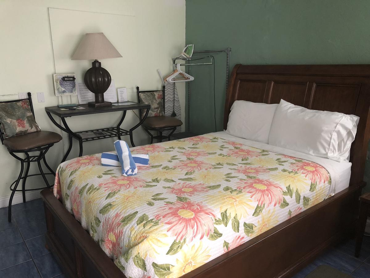 Calypso Inn Wilton Gay Male Resort Wilton Manors Exterior photo